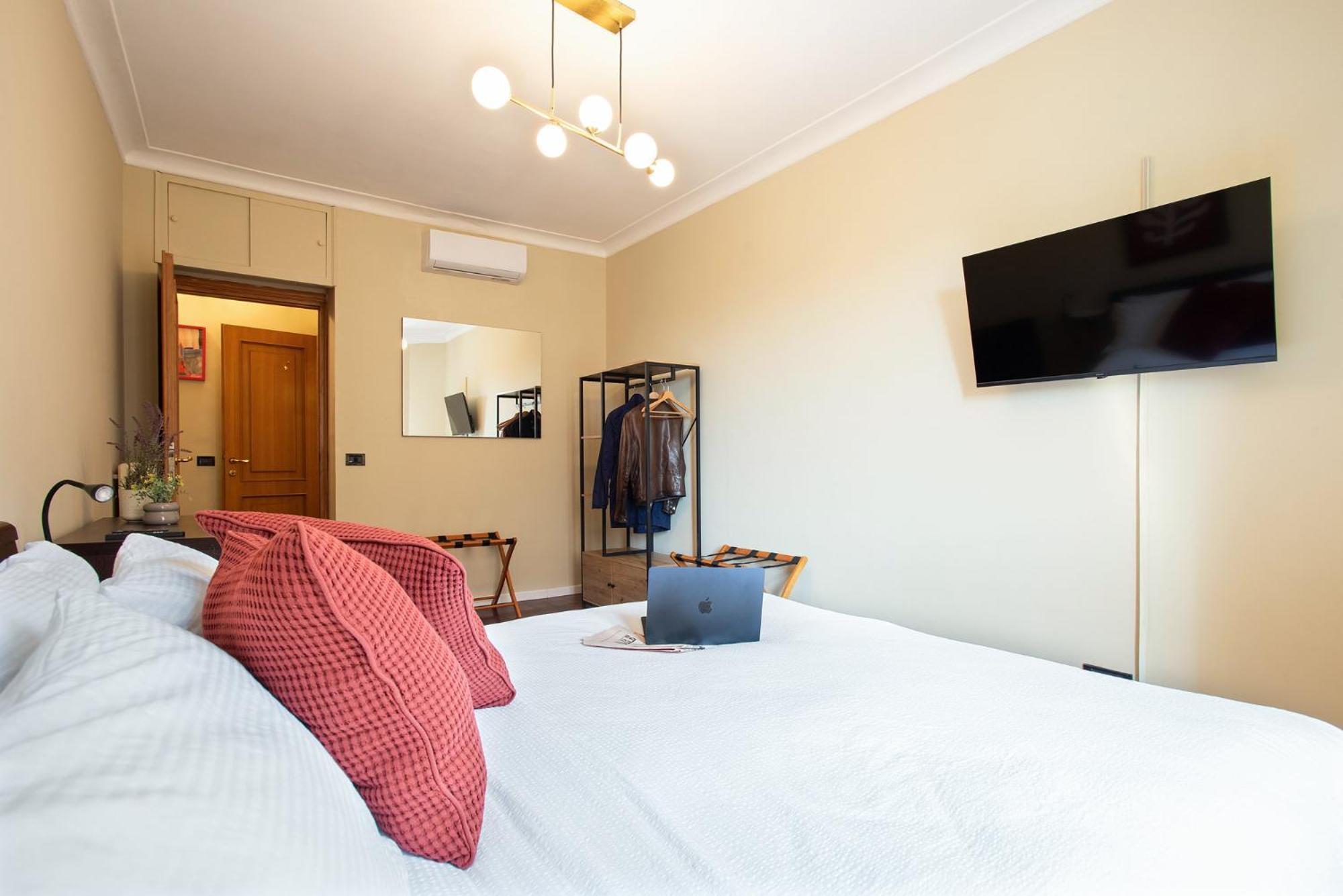 Elegant 1bdr Front The Subway Furio Camillo * Roma