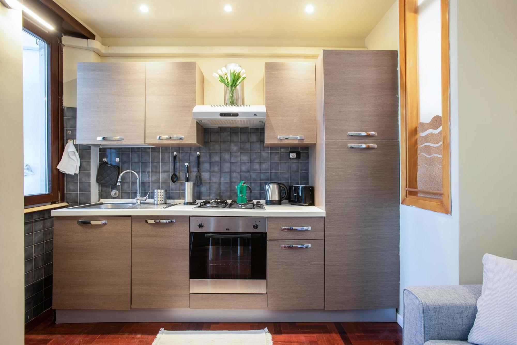 Elegant 1bdr Front The Subway Furio Camillo Apartamento