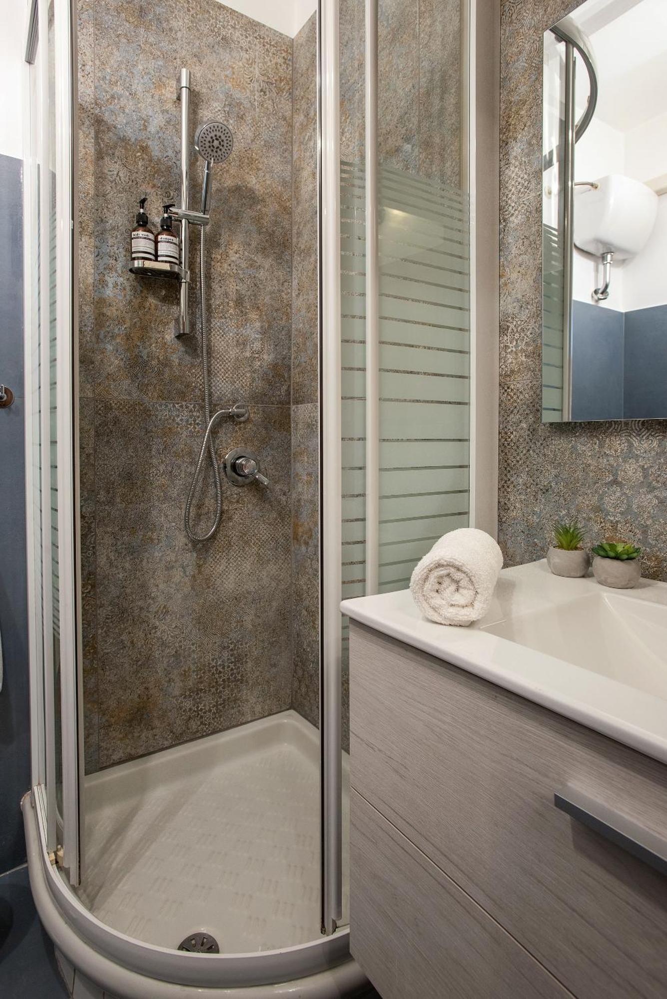 Appartamento Elegant 1bdr Front The Subway Furio Camillo Roma