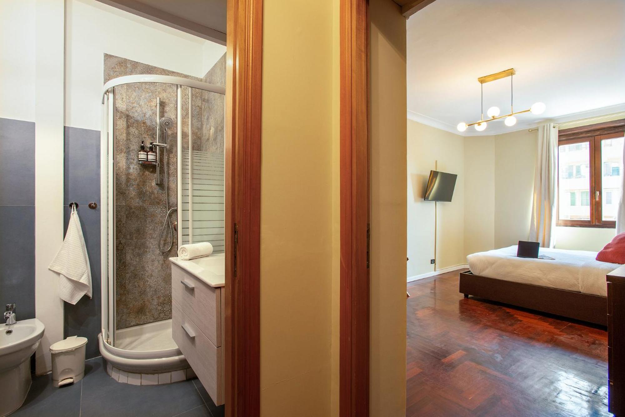 Elegant 1bdr Front The Subway Furio Camillo Appartamento Roma