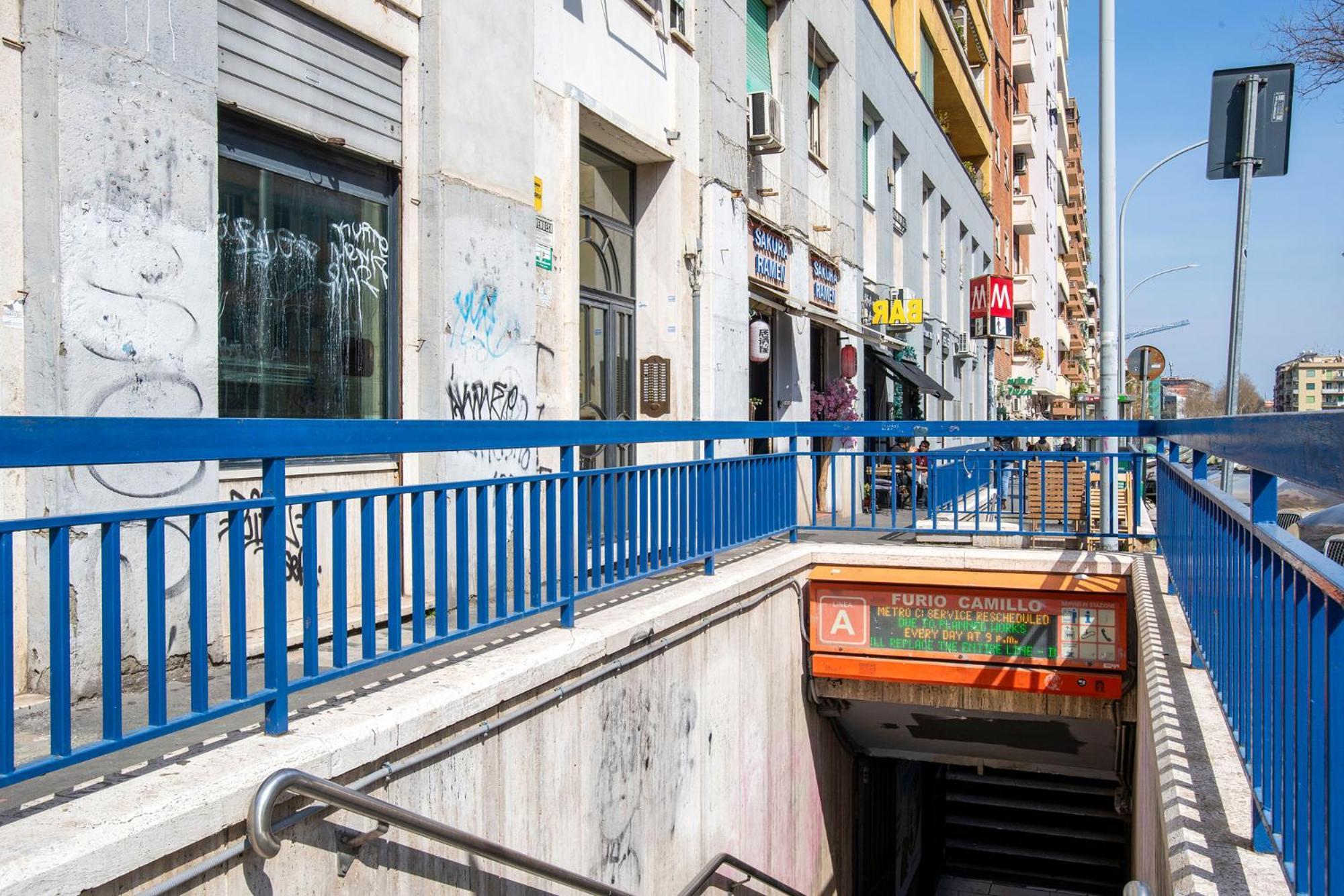 Appartamento Elegant 1bdr Front The Subway Furio Camillo *