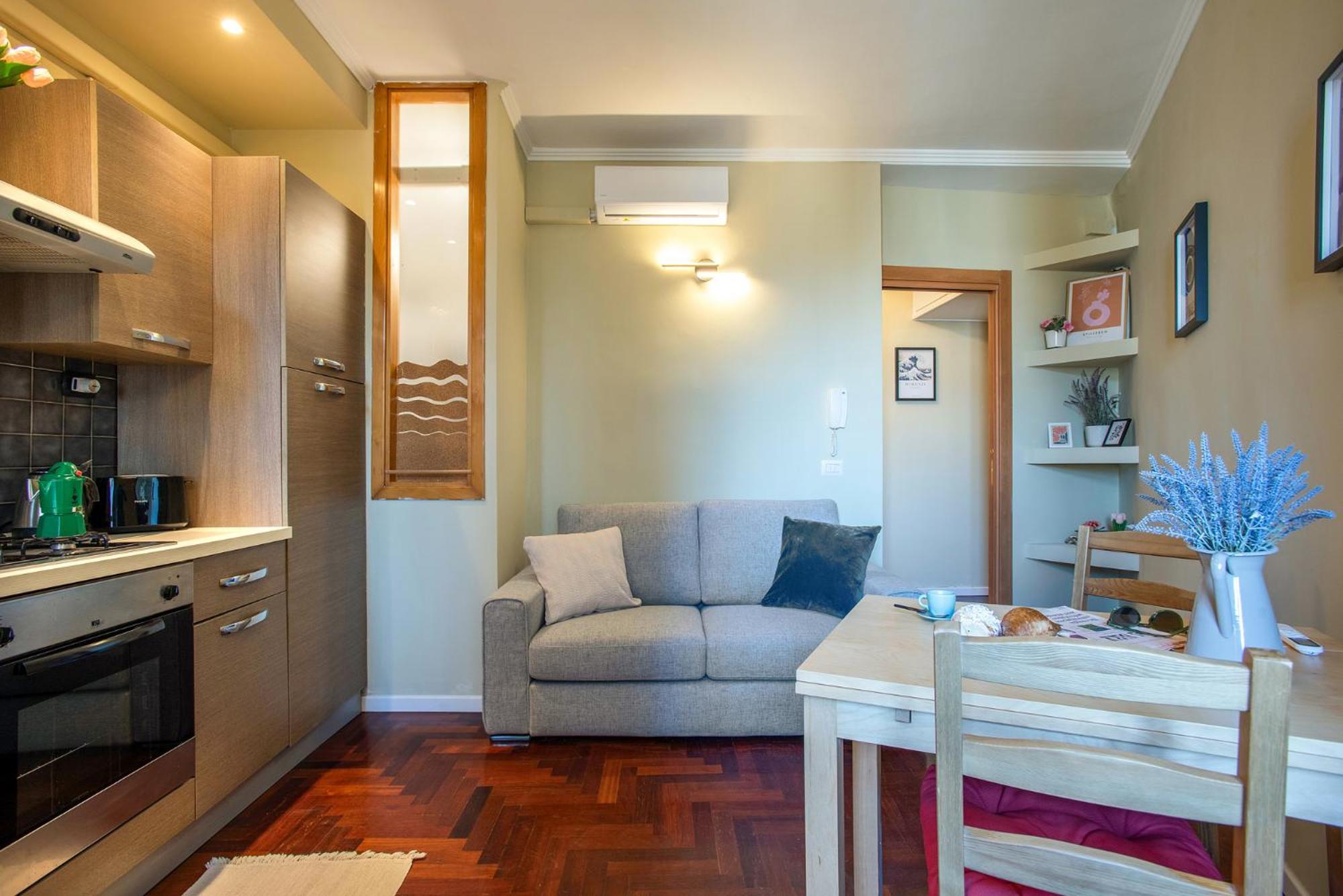 Elegant 1bdr Front The Subway Furio Camillo * Roma